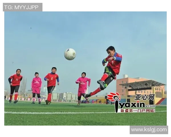 喀什足球明星的崛起之路：从草根到国际舞台的传奇故事