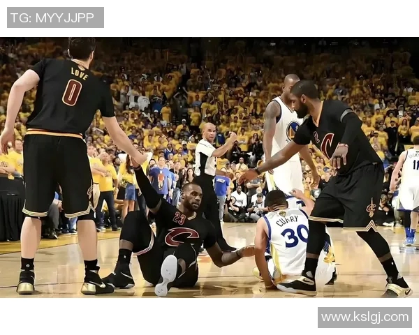 背影篮球明星的奋斗历程与荣耀时刻揭秘